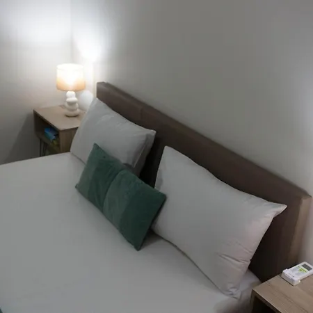 Golden B 赫索尼索斯